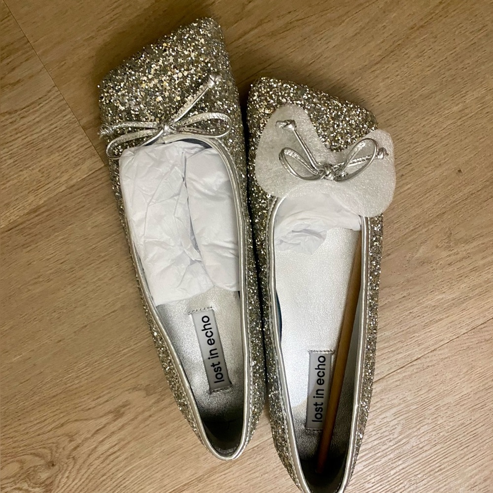 Brand New Lost In Echo SHINY SILVER SQUARE TOE BOW BALLET SHOES Size 38 - Picture 5 of 9